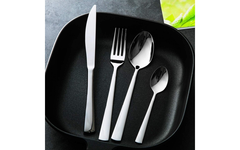 Stainless steel flatware set