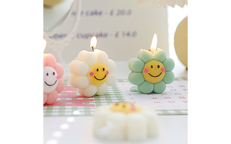 Sunflower shape candle