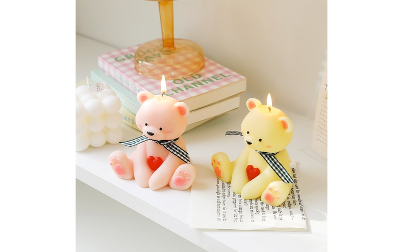 Love bear shape candle